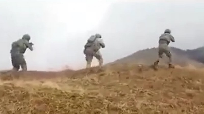 Hərbçilərimizin separatçıların mövqelərinə basqın anı - ANBAAN GÖRÜNTÜLƏR  
