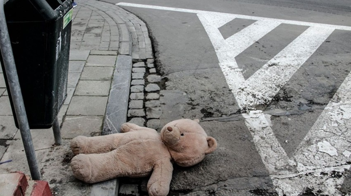 Şəkidə 4 yaşlı qızı mikroavtobus vuraraq öldürüb