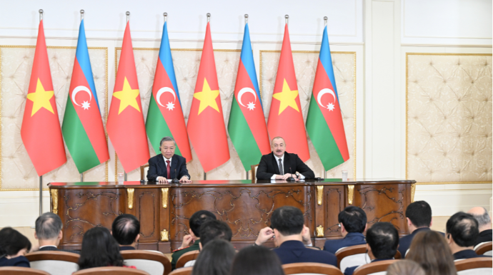 Azərbaycanın və Vyetnamın dövlət başçıları mətbuata bəyanatlarla çıxış ediblər - FOTO 