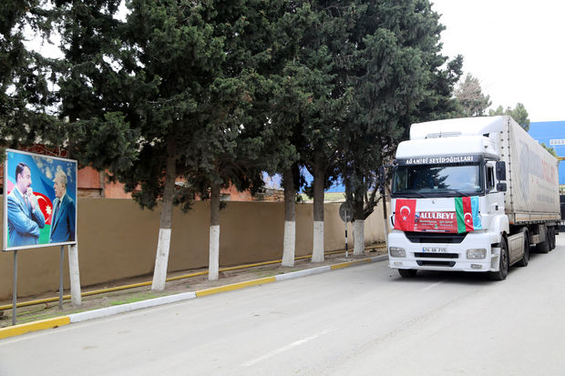 İğdırdan göndərilən yardım  dolu yük maşını Bakıda qəbul edilib