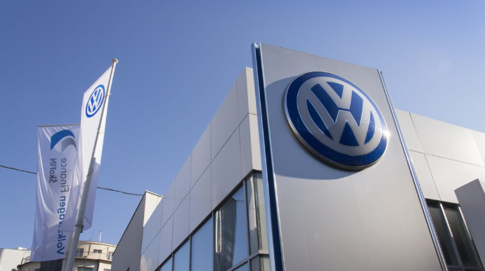 “Volkswagen” 30 min işçini ixtisar edəcək