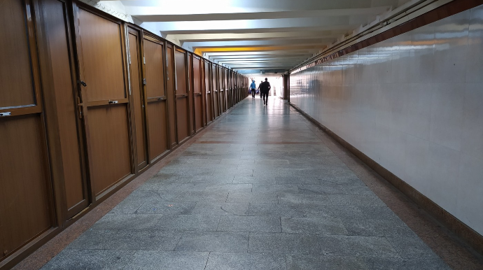 "20 Yanvar" metrostansiyasının yeraltı keçidlərində mağazalar bağlandı