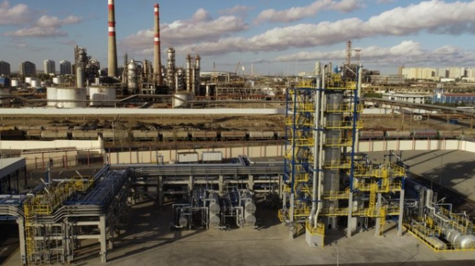 Aİ-95 benzinin istehsal olunduğu zavoddan reportaj - VİDEO 