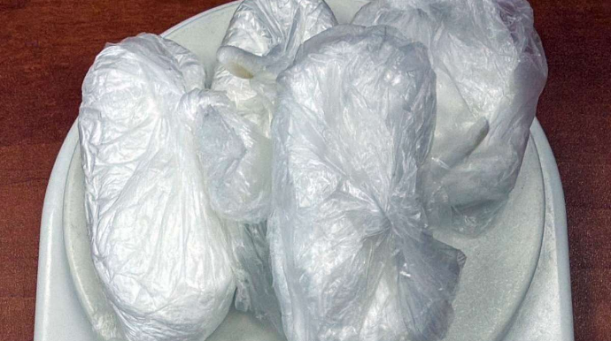 İstanbuldan Bakıya kokain gətirən qadın AEROPORTA TUTULDU