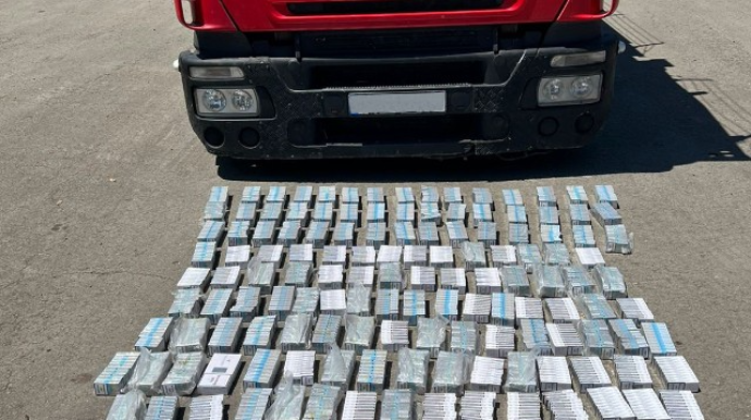 Gömrükçülər avtomobildə xeyli sayda siqaret aşkar ediblər - FOTO 