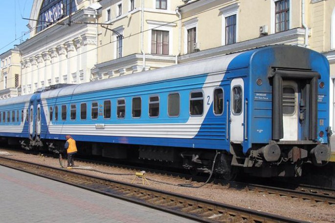 Bu şəhərdə indi də aeroport və vağzal təxliyə edildi