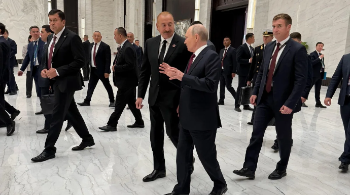 İlham Əliyev Bişkekdə Vladimir Putin ilə söhbət etdi - FOTOLAR
