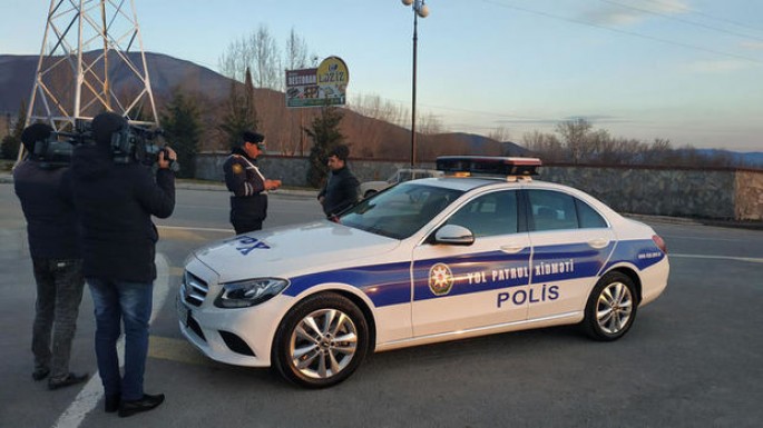 Lüks avtomobil “saxla” əmri verən polisi vurdu - 10 OO 018