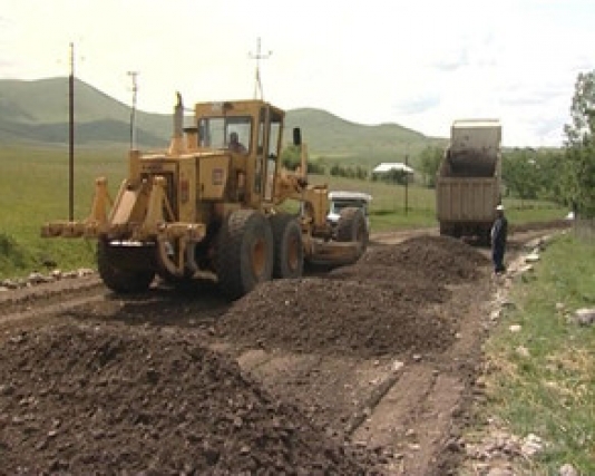 Gədəbəydə yol tikintisi üçün 1,8 milyon manat ayrılıb