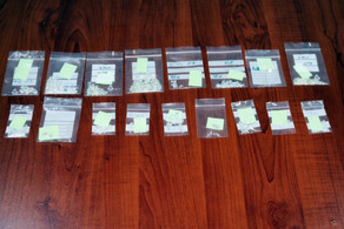 Aeroportda külli miqdarda qanunsuz brilyant aşkarlanıb - FOTO