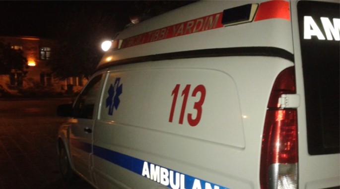 Bakıda 27 yaşlı gənc qəza zamanı iki maşının arasında qalıb