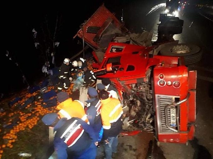 Portağal və naringi yüklü TIR aşdı: sürücü həyatını itirib - FOTO