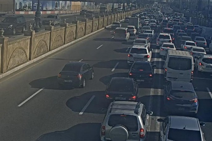 Heydər Əliyev prospektində qəza sıxlığa səbəb oldu