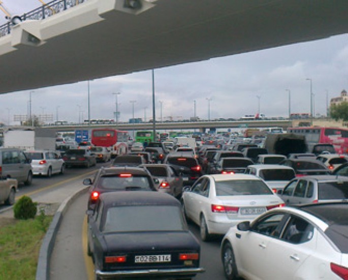 Sürücülərə şad xəbər: Zabrat yolundakı tıxac aradan qaldırılır