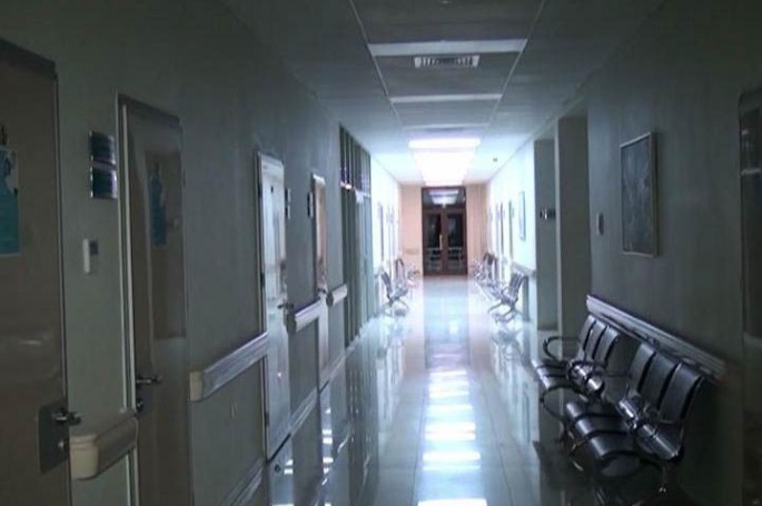 Usta şadlıq evində çılçıraq quraşdırarkən yıxılaraq ölüb - Sumqayıtda