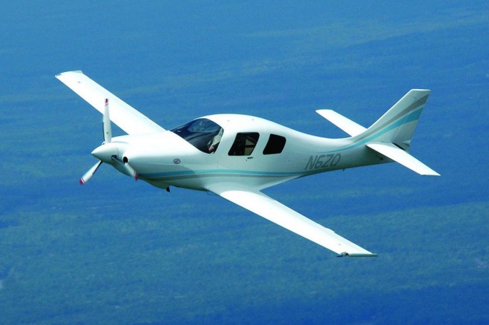 Təyyarə evin üzərinə düşüb - VİDEO