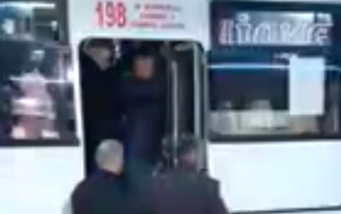 Bakıda bu görüntülər müzakirələrə səbəb oldu - VİDEO