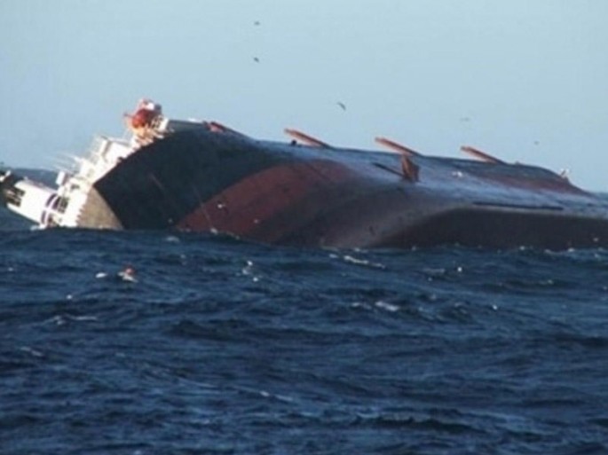 Viktoriyada gəmi batdı: 10 nəfər öldü - Gəmidə kralın qardaşı və müğənnilər də olub