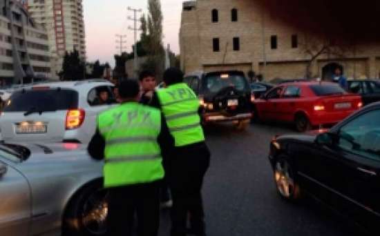 Daha bir general oğlu yol polisinə hücum etdi