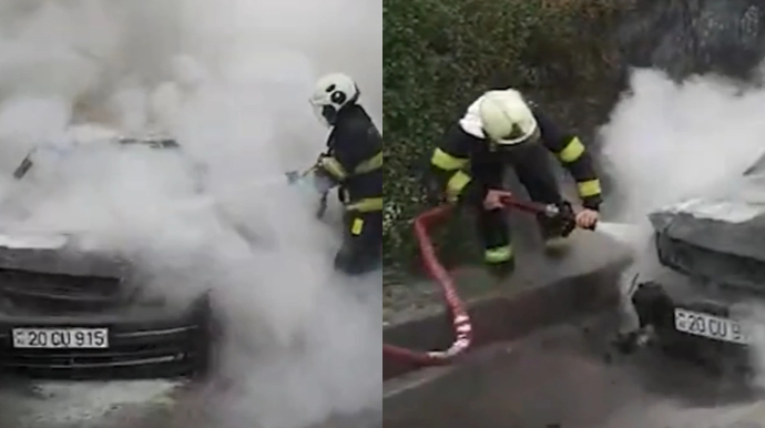 Binəqədidə “Opel” yolun ortasında alışıb  yandı - VİDEO 