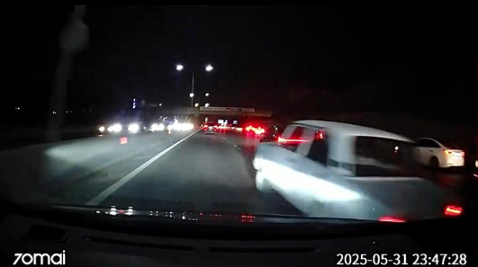 Qabağı göydə “07” ilə “hoqqa” verən sürücü yol boyu təhlükə saçdı   - VİDEO