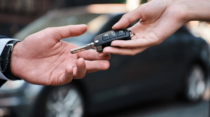 Qadın icarə maşınları sataraq 70 nəfəri aldatdı