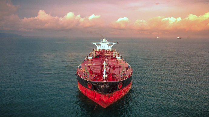 Körfəzdə təhlükəli vəziyyət - 900-dən çox gəmi kursunu itirdi 