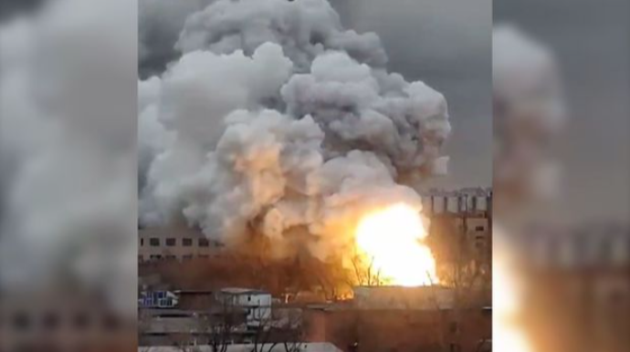 Moskvada metal anqar yanır - VİDEO