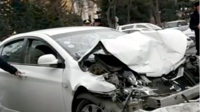 Gəncədə qəza oldu - Xəsarət alan var