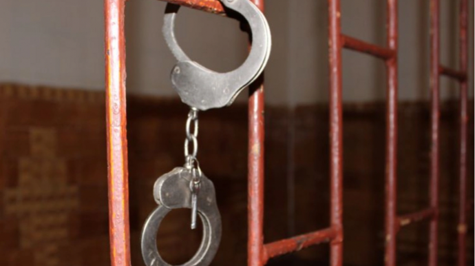 Şagirdin "iPhone"unu oğurlayıb 25 manata satdı 