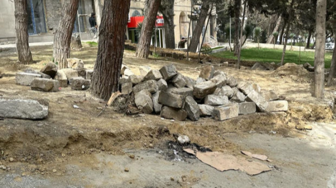 Bakıda Nəriman Nərimanovun heykəlinin yaxınlığındakı yaşıllıq məhv edilib - FOTO 