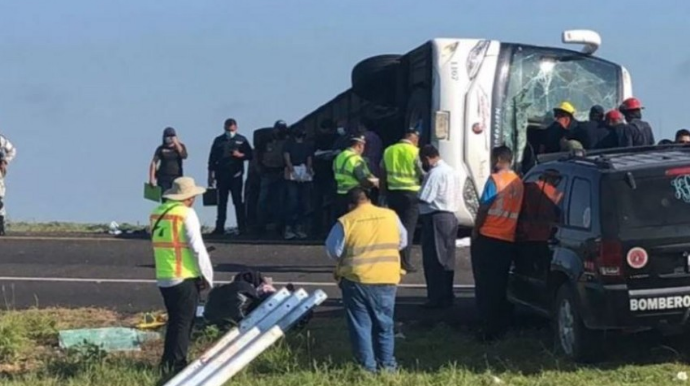 Meksikada avtobus qəzası nəticəsində azı 12 sərnişin həlak olub - FOTO