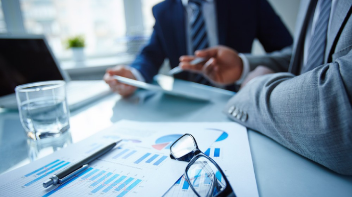 Azərbaycanda bank əmanətçiləri çaşqınlıq içində - Səbəbkar kimdir? 