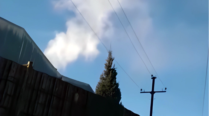 Sakinlər zavoddan yayılan tüstü və səs-küydən ŞİKAYƏT EDİRLƏR - VİDEO