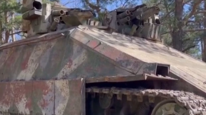 Rusiya hərbçiləri beş milyon dollarlıq zirehli maşın tapdılar - VİDEO 