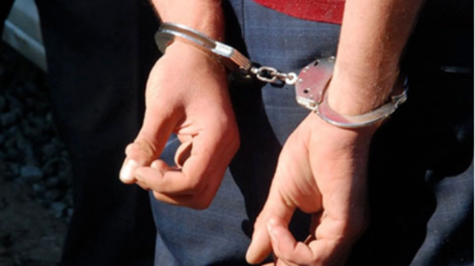 Dələduzluq edən yeniyetmə saxlanıldı 