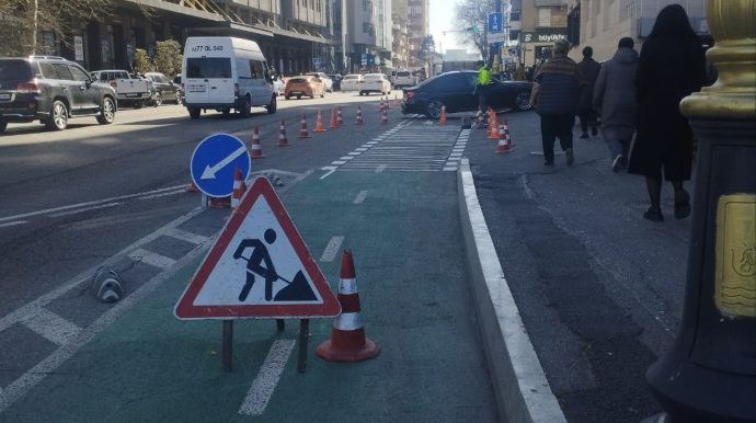 Yasamalda bu küçədə velosiped zolağı salınır - FOTO 