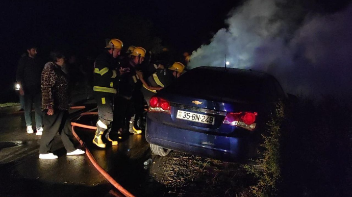 Ağdamda hərəkətdə olan "Chevrolet" yanıb - FOTOLAR 