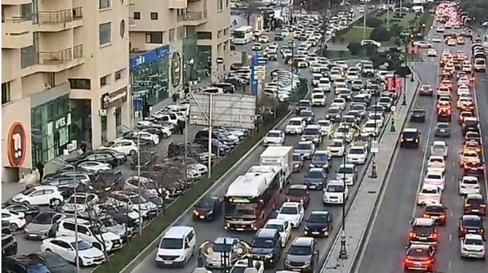 Paytaxtın 22 küçəsində tıxac var - SİYAHI 