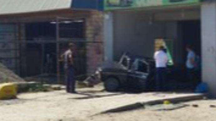 Neftçalada avtomobil marketə çırpılıb, ölən və xəsarət alanlar var 