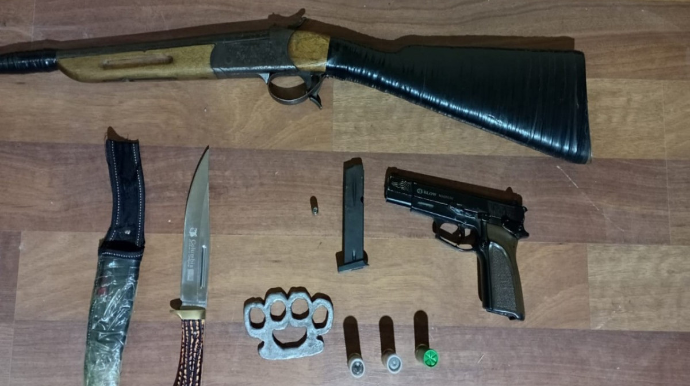 Keçmiş məhkumun avtomobilindən silah-sursat götürülüb - FOTO 