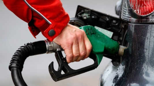 Azərbaycanda benzinin qiyməti bahalaşdı - 1.05 manat