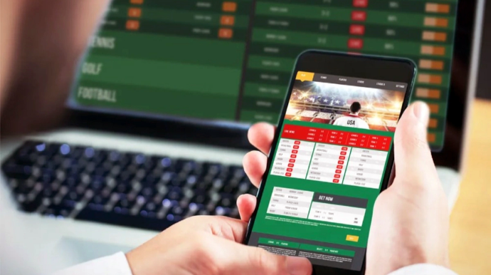 Anasının adına açdığı hesabla qumar oynayıb 100 manat qazandı - 3 min cərimələndi 