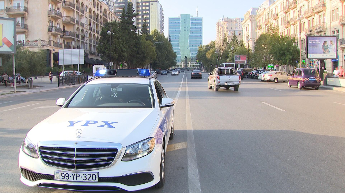 Бакинская полиция расследовала действия сотрудников патрульной службы