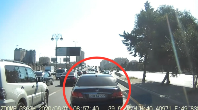 Bakıda qayda pozan "AA" seriyalı maşının sürücüsü cərimələndi