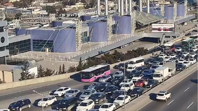 Bu yollarda tıxac var - SİYAHI 