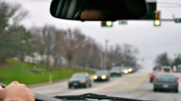 Sürücü müdirinin arvadını qaçırıb girov saxladı - "Borcumu versin" 