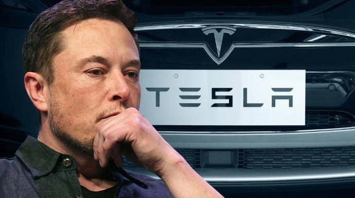 “Tesla”nın işdən çıxardığı işçisinə görə başı bəladadır