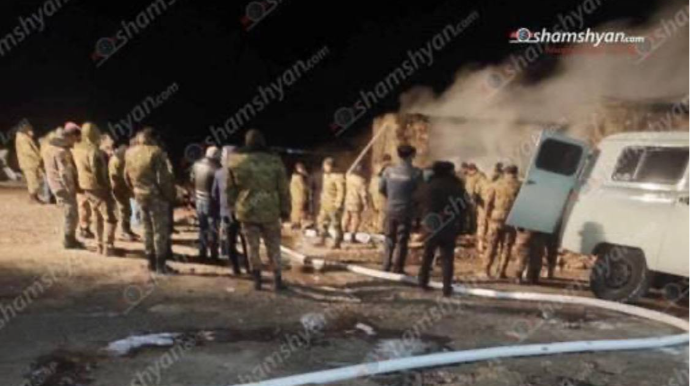 Basarkeçərdə 15 erməninin öldüyü kazarmadan FOTOLAR 