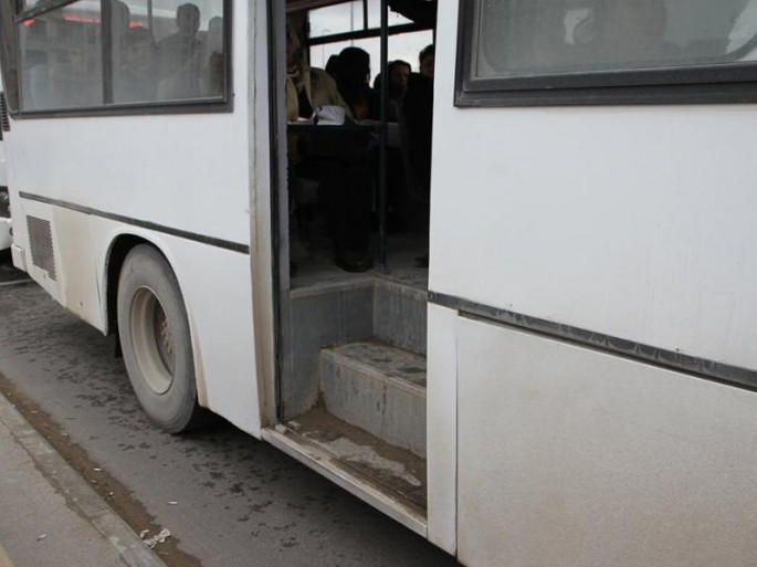 Bakıda avtobusu asta sürdüyü üçün sürücünü döydülər - Sərnişinlər yolda qaldı